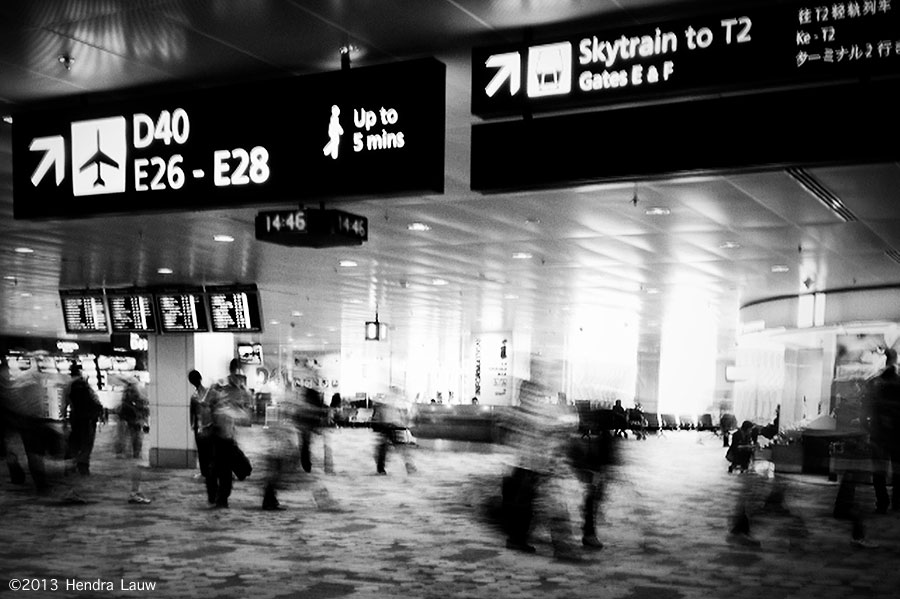 iPhone Photography by Hendra Lauw - Moving at Changi Airport