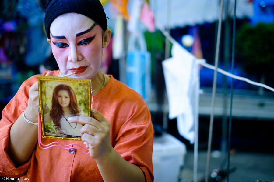 Teochew street opera in Singapore by Hendra Lauw