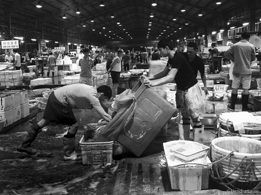 Jurong Fishery Port by Hendra Lauw