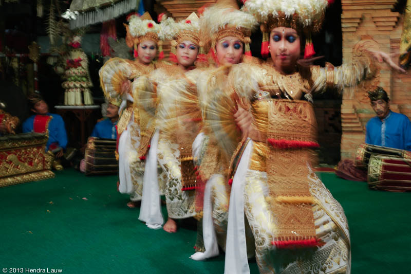 Legong Kuntul dance - Sony A7 and Zeiss ZM Planar 50mm f/2